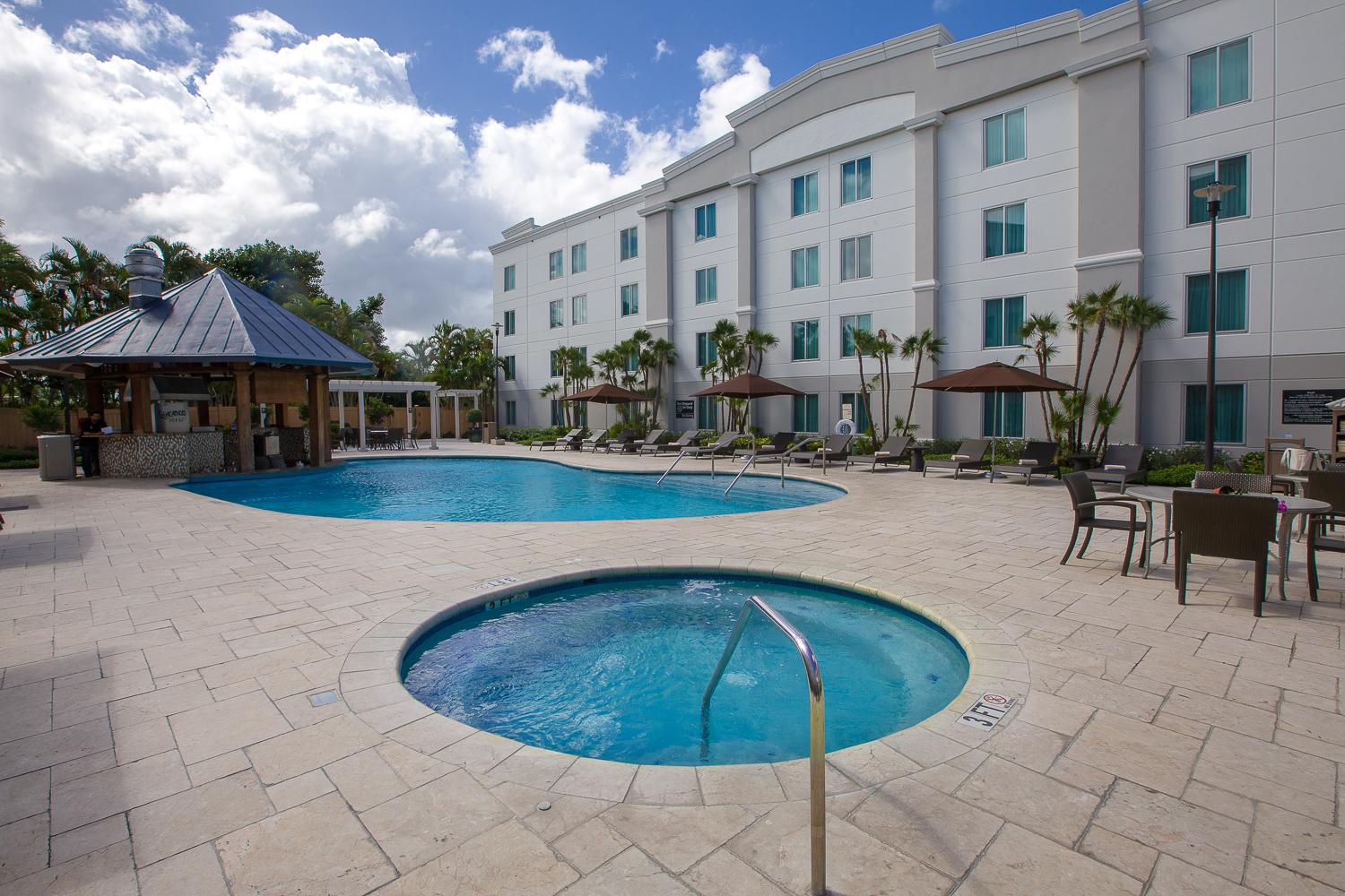 Hampton Inn & Suites San Juan Carolina Dış mekan fotoğraf