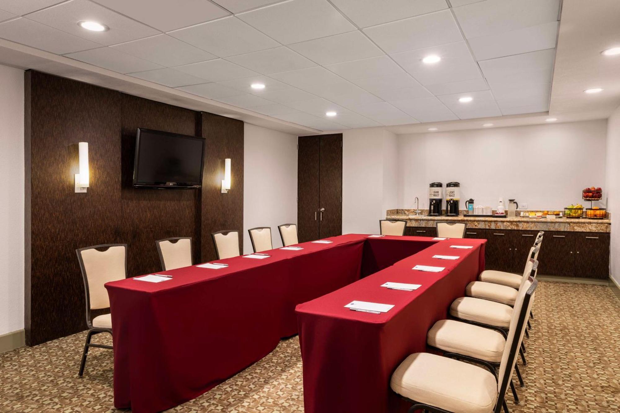 Hampton Inn & Suites San Juan Carolina Dış mekan fotoğraf